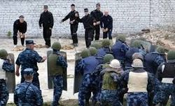 Путин разрешил не церемониться с заключенными