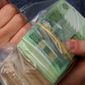 НБУ предупредил о возможном массовом вбросе фальшивых гривен из "Новороссии"