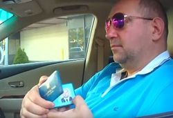 В Сеть попало видео остановки авто депутата Мельничука полицией