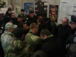 Один сгорел, другой хотят штурмовать: в Киеве атакуют кинотеатры