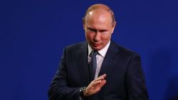 Путин в храме