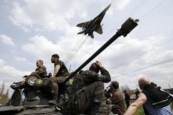 Россия готова увеличить численность своих войск в Донбассе на треть – Муженко