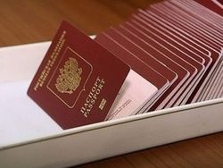 ФМС РФ сегодня начала раздачу российских паспортов в Крыму 