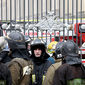 У горящего здания Минобороны РФ в Москве обрушилась крыша 