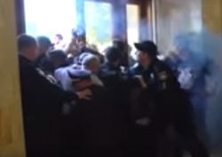 Беспорядки во Львове, сорвано заседание облсовета