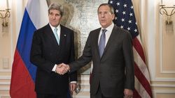 Керри провел с Лавровым "жесткую" встречу по Крыму, рубль продолжил падение