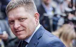 Премьер Словакии Фицо предлагает смягчить антироссийские санкции