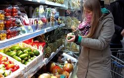 АМКУ обязал торговые сети снизить цены на продукты