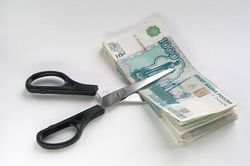 Больше половины россиян боятся увольнения и урезания зарплат 