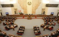 Парламентариям Беларуси платят за ничегонеделание и кнопкодавство