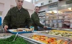 Гвардейцев объедают большие дяди