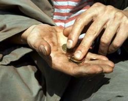 Государственная помощь не доходит до нуждающихся россиян