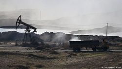 Курды заявили, что российская авиация разбомбила их нефтевозы