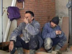 Беспредел: в Узбекистане рабочих прииска сгоняют на «субботник» ради строительства кафе