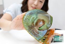 LG готовит сенсорный дисплей для смартфона на базе Android