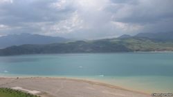 Кыргызстан хочет отнять водные объекты у Узбекистана 