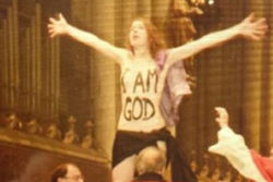 FEMEN сорвала рождественскую мессу в Кельнском соборе
