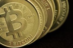 Поисковая система Bing начала работать с биткойнами