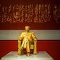 Золотую статую Мао Цзэдуна за 16 млн. долларов представили к его 120-летию
