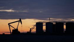 Цена нефти Brent опустилась ниже 52 долларов