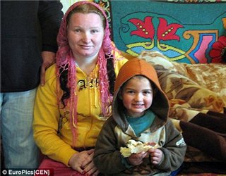 Румынская девушка 23 лет от роду стала в свои молодые годы бабушкой!