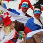 Charlie Hebdo изобразил российского футбольного фаната на Евро-2016