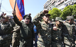 Военные Армении стали передить на сторону народа