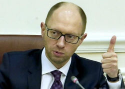Гоните их в шею: Яценюк сказал бизнесменам, что делать с проверяющими