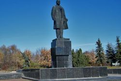 Мэрия пояснила, почему в Запорожье нельзя просто так снести Ленина