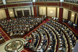 Парламент Казахстана ввел уголовную ответственность за финансовые пирамиды 
