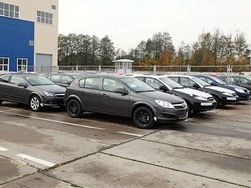 Авторынок России за август просел на четверть