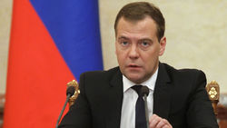 Медведев считает, что на выборах Россия поддержала курс Путина