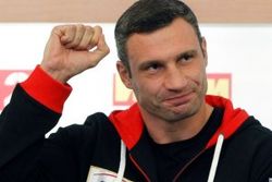 Кличко объявил на Майдане о досрочных выборах президента Украины