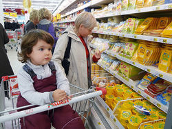 Меньше половины россиян отрицательно относятся к уничтожению еды
