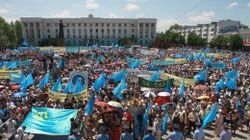 Над местами проживания крымских татар с утра барражируют военные вертолеты