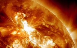 Солнце встретило 2014 год двумя мощными вспышками