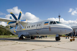 В России заявляют, что работы над совместным самолетом Ан-140 не заморожены