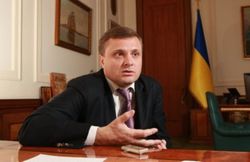 Янукович отклонил просьбу Левочкина об отставке