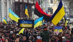 Под консульством РФ в Одессе сожгли гроб Путина