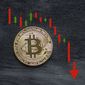 Биткойн подобрался к отметке 6700 долларов