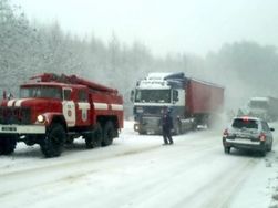 Непогода обесточила 650 населенных пунктов в 12 регионах Украины