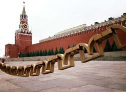 Насколько реально отключение России от SWIFT? 