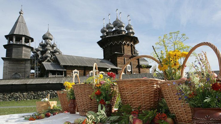 У храма Христа Спасителя на Яблочный Спас освятят новый урожай плодов