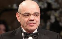 Константин Райкин снова попал в больницу после операции на ноге