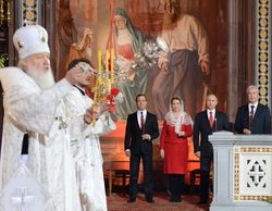 На Пасху в храме Христа Спасителя у Патриарха Кирилла погасли свечи