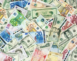 Курс евро на Forex снизился до 1.3257