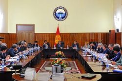 Отставка премьера Оторбаева усложнит путь Кыргызстана в ЕАЭС