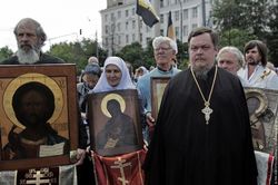 В Москве провели митинг православных против царства менеджеров и похабщиков 