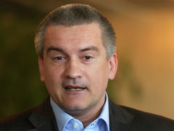 Аксенов обещает повторить чудо Сингапура в Крыму, несмотря на кризис в РФ