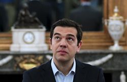 Лимит на снятие налички в Греции увеличили с 60 в день евро до 420 в неделю